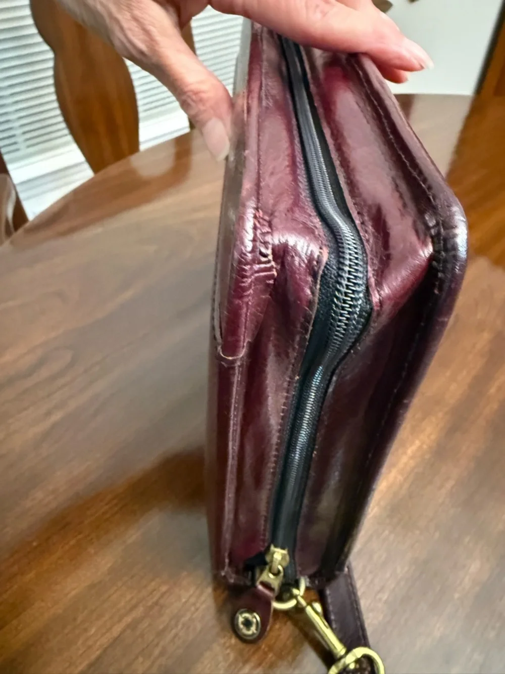 Franklin Covey Leather Zip Portfolio in Deep Plum